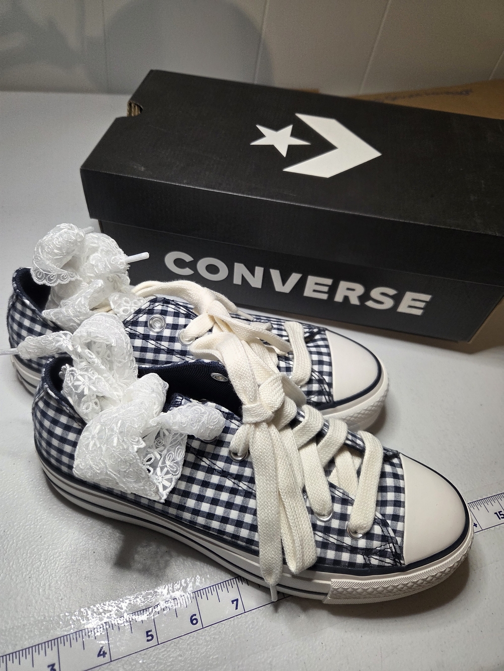 Converse Low Top Gingham Sneakers-comes w/2nd Set of Laces-NIB Size 8